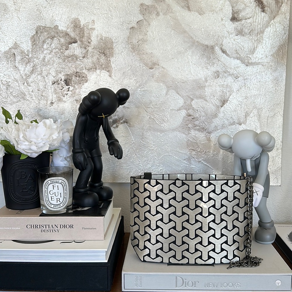 🌸New🌸Italian Made Bendable Silver & Black Crossbody🌸Compliment Inspired🌸